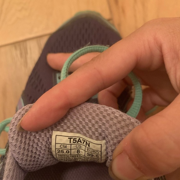 ASICS women’s running shoe size 8 - Picture 5 of 6